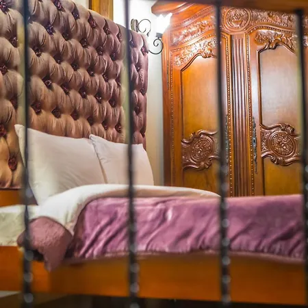 Montecristo 4* Παλαιός Άγιος Αθανάσιος