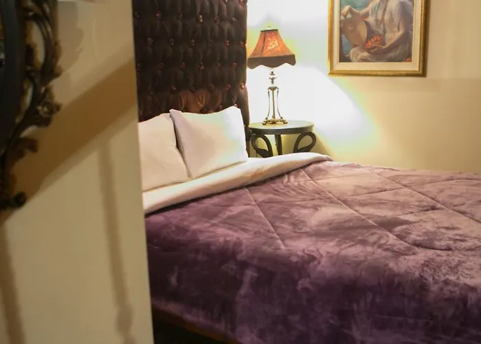 Montecristo 招待所 4*